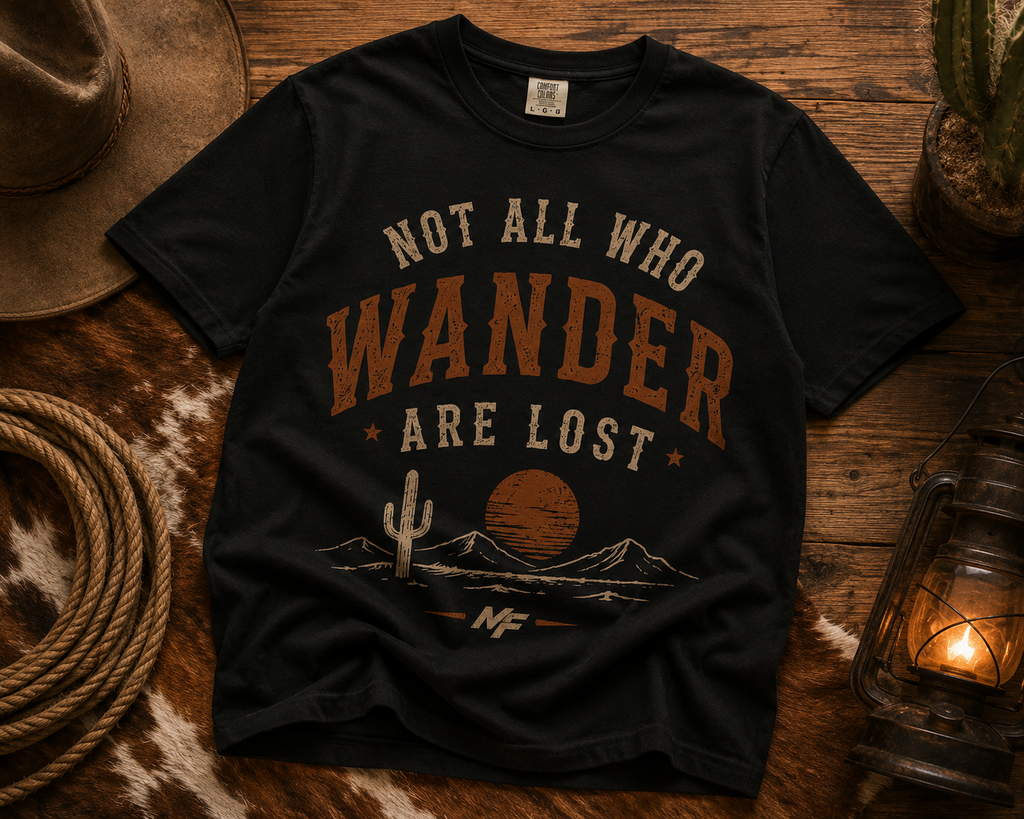 T-shirt « Not All Who Wander Are Lost » | Tee-shirt cactus coucher de soleil dans le désert | Graphisme aventure western